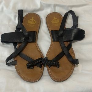 ‎Sandals